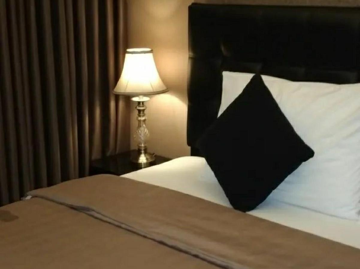 Apartement Grand Asia Afrika Bandung by House Of Tofi Bagian luar foto